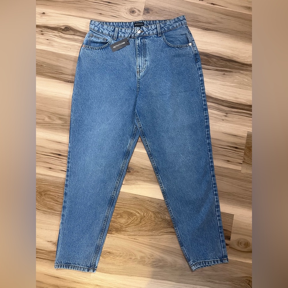 NWT PrettyLittleThing Classic Medium Blue Wash High Rise Mom Jeans US 10/UK 14
